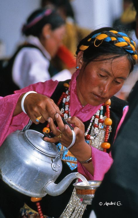 Femme au Tchang - André G